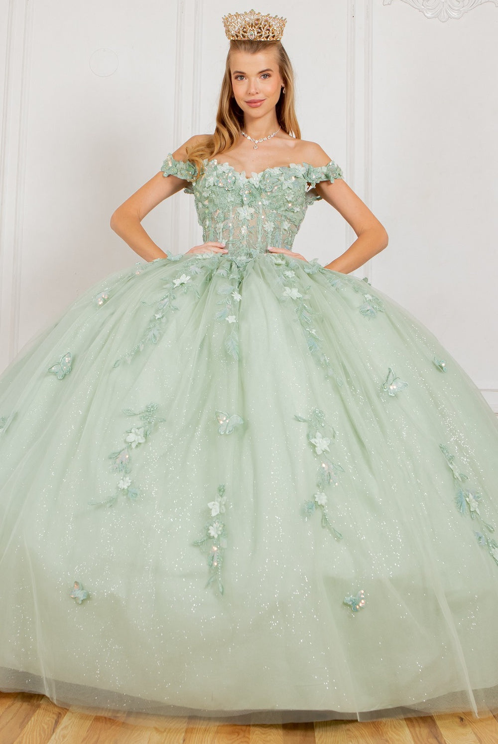 A resplendent long off-the shoulder sweetheart-neckline gown-smcdress