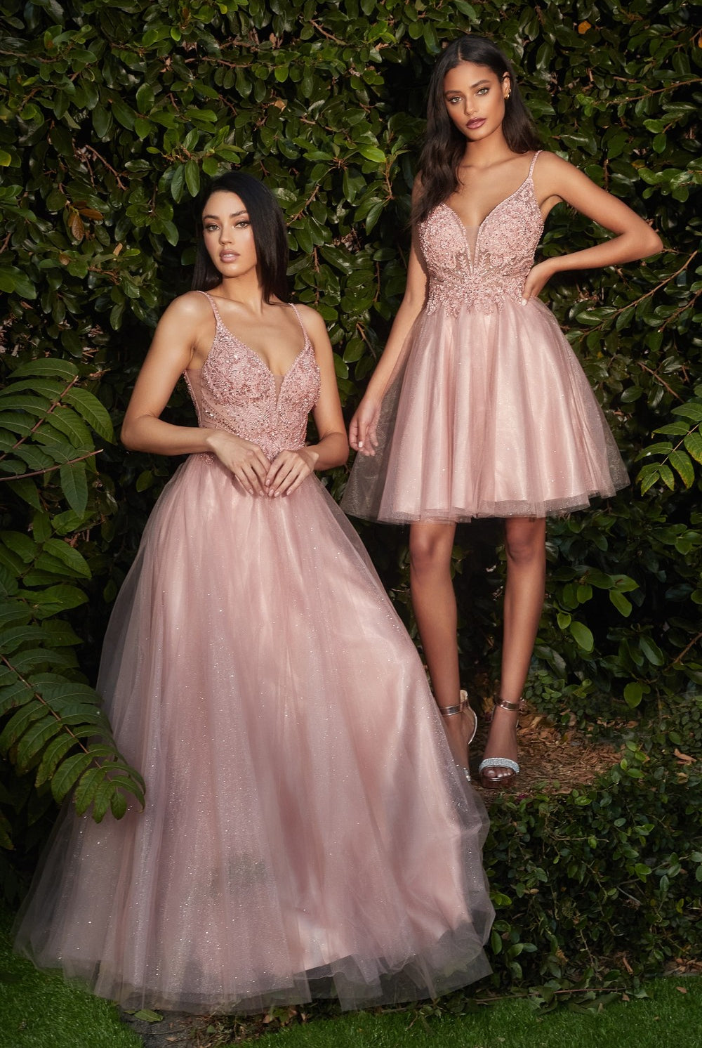 Layered Tulle A-Line Gown w/ Floral Laced V-neck & V- Back Bodice. Cute Vintage Evening Ball Dress-smcdress