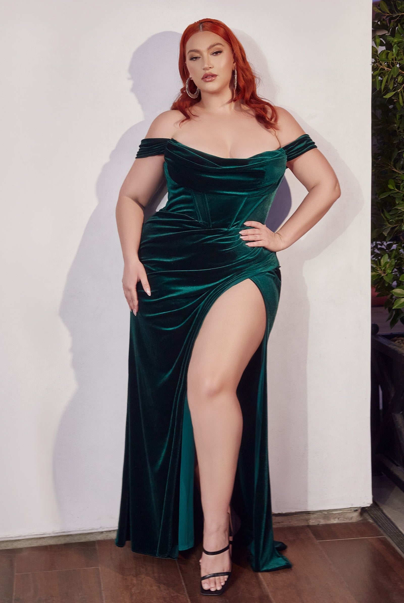 Shoulder-baring velvet dress-smcdress