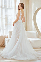 White Long Bridal Gown – Soft Lace Wedding Look