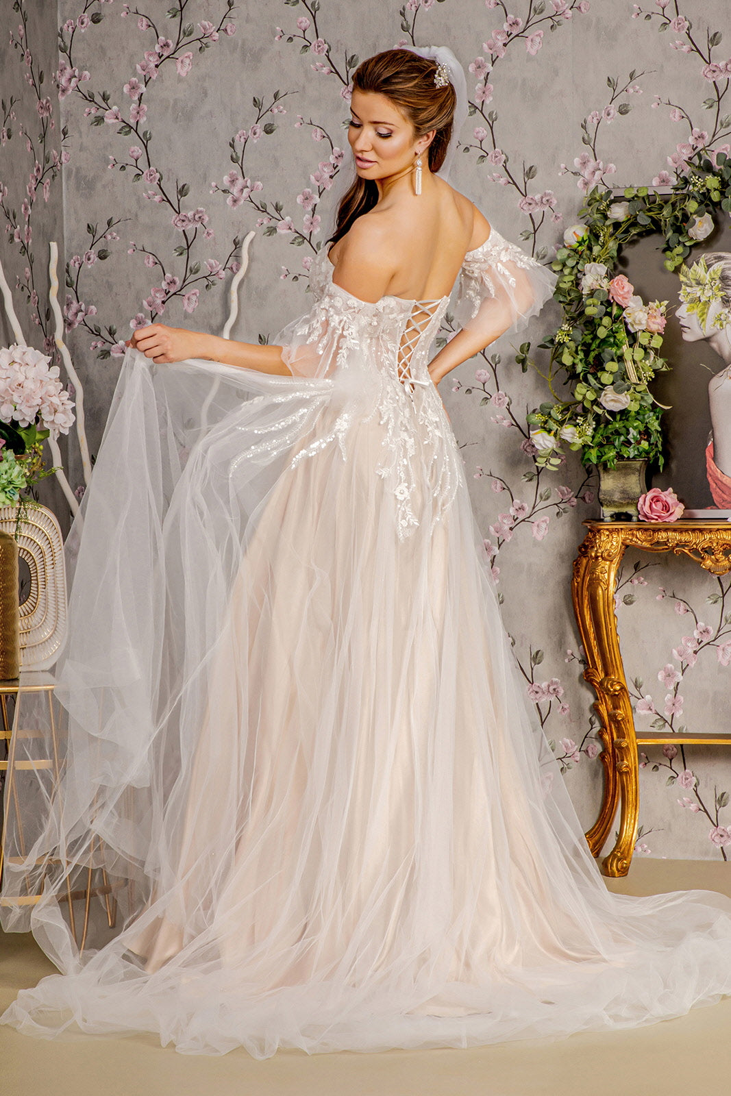 sheer a line wedding dress High Slit Spaghetti Straps Sweetheart Neck A Line Wedding Dress Tulle Bridal Gown with Detachable Straps AWD2027