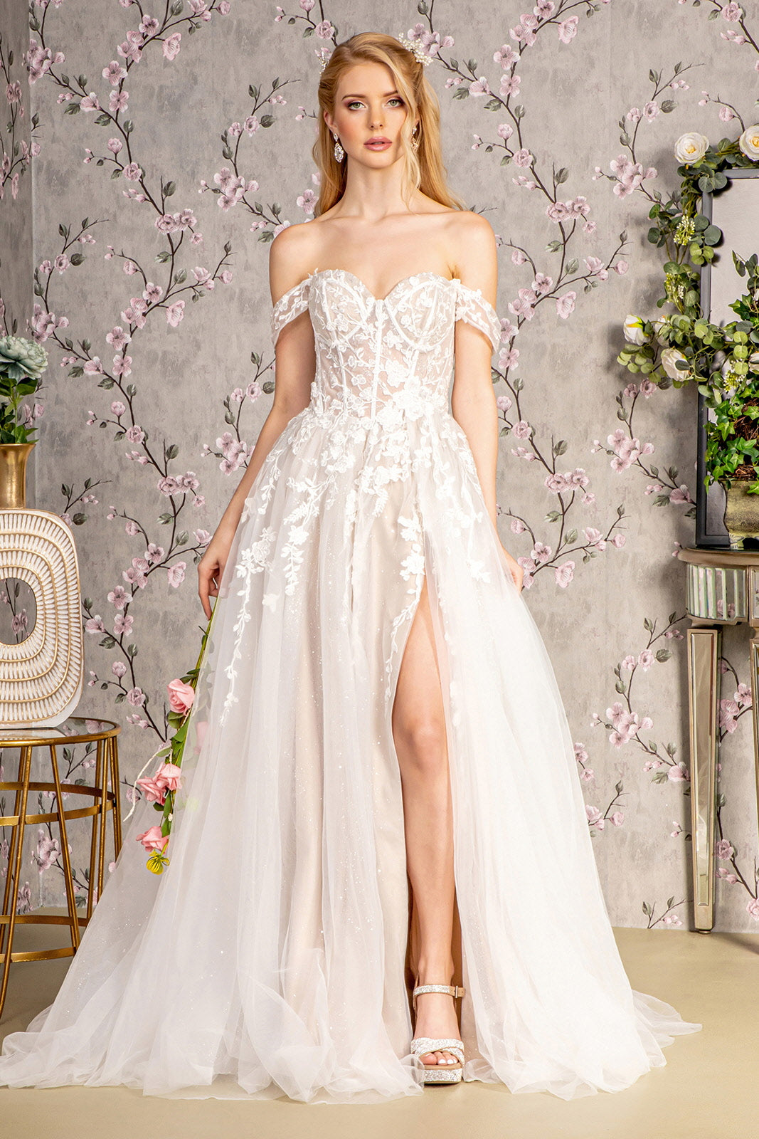 Floral Embroidery Sheer Bodice Off Shoulder Mesh A-line Wedding Gown GLGL3429 | SMCDress Floral Embroidery Sheer Bodice Off Shoulder Mesh A-line Wedding Gown GLGL3429 | SMCDress