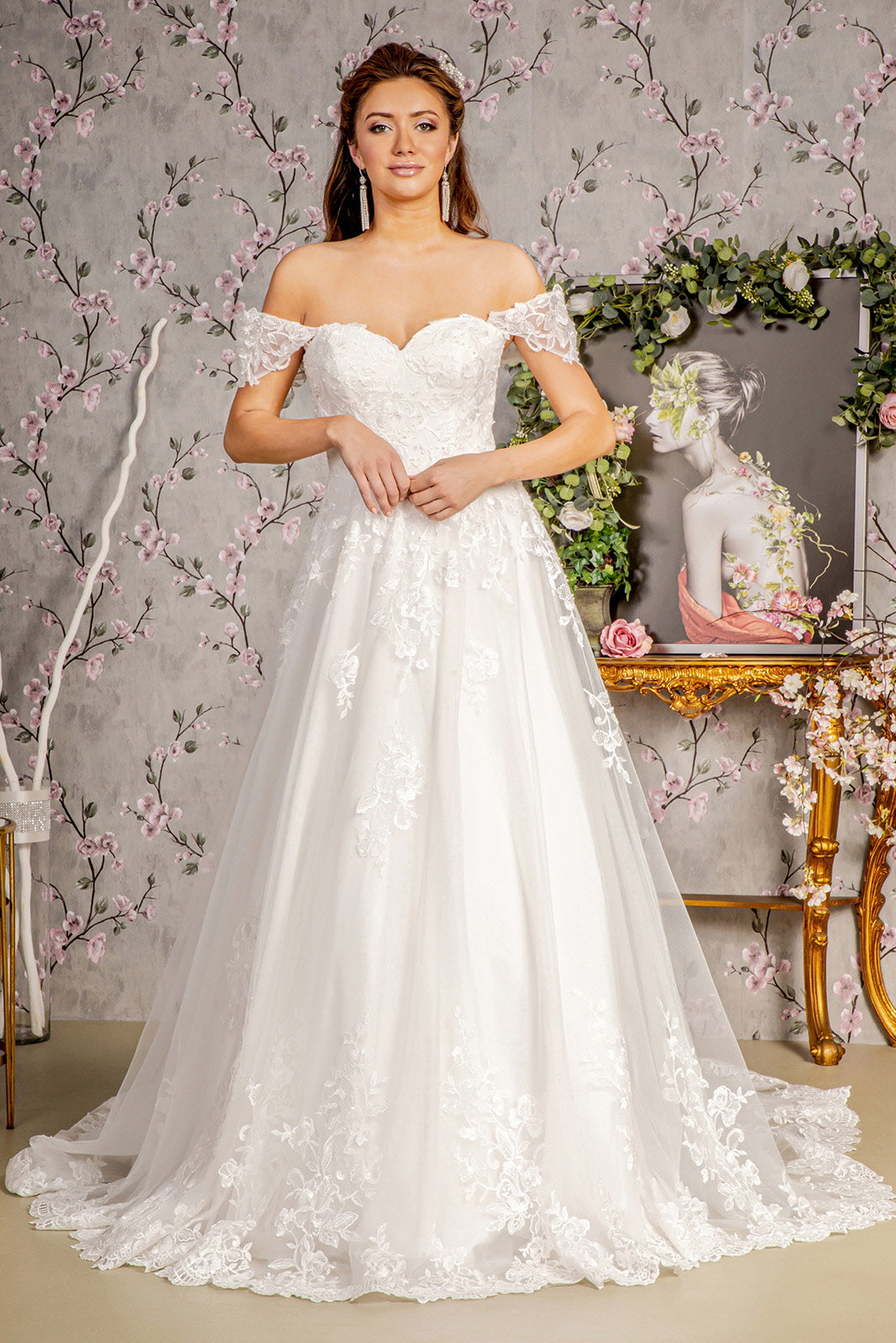 Jewel Embroidery Off Shoulder Mesh A-line Wedding Gown GLGL3481 | SMCDress Jewel Embroidery Off Shoulder Mesh A-line Wedding Gown GLGL3481 | SMCDress