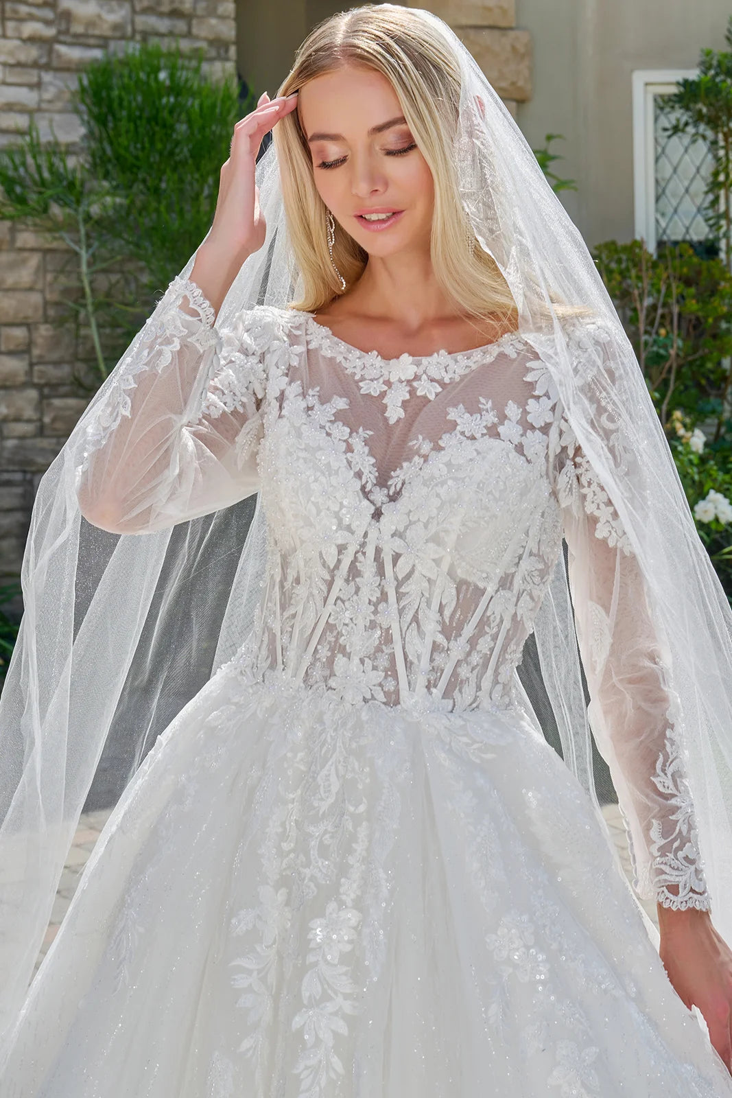 Scoop neckline long sleeves keyhole back ball gown wedding train dress with short veil GLGL3823