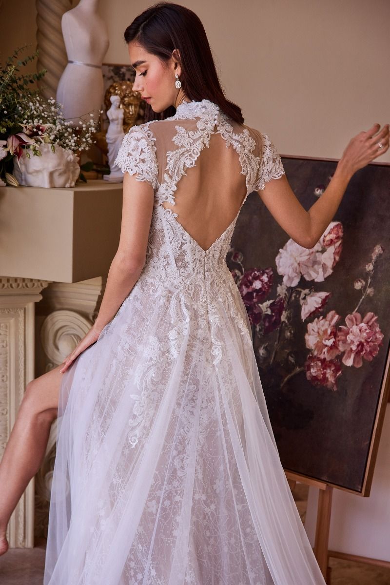 LACE & TULLE SHORT SLEEVE WEDDING GOWN CDWL035