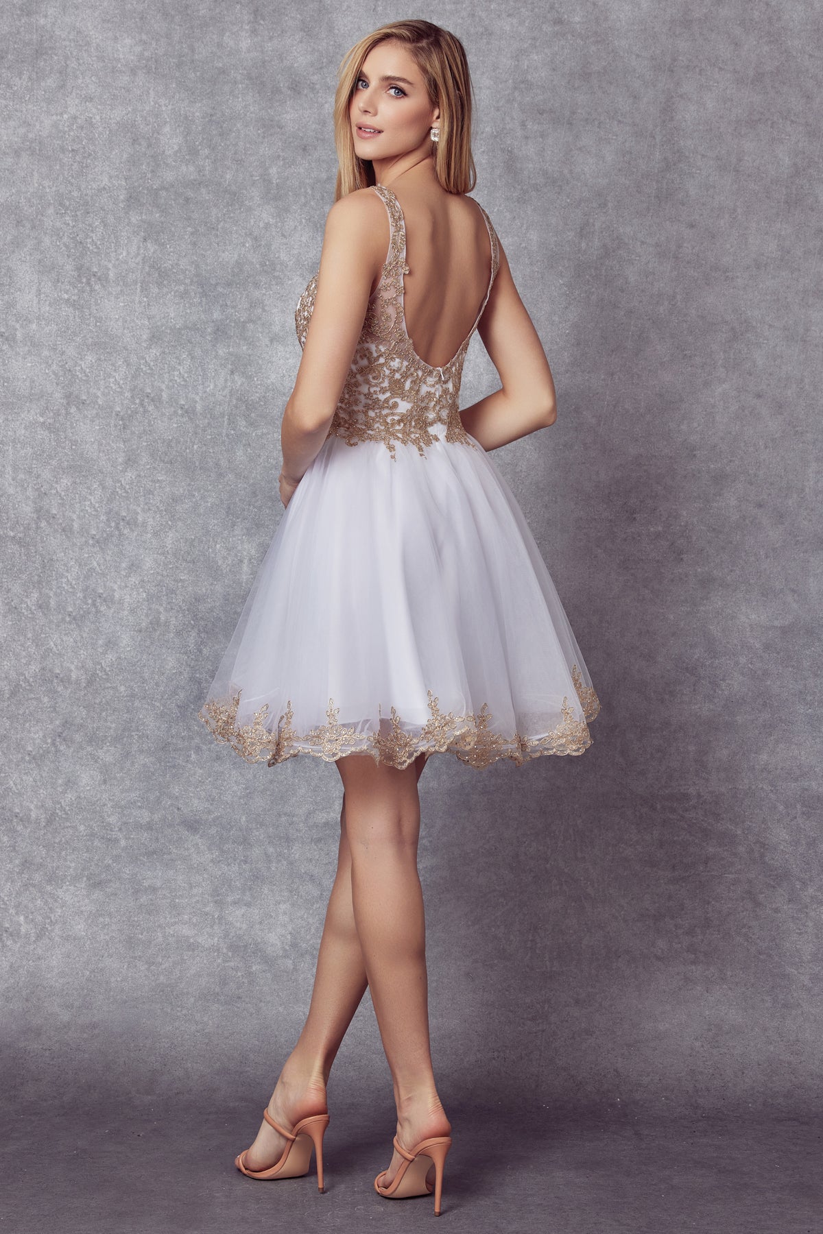 Embroidered Lace Tulle Wedding Dress-smcdress