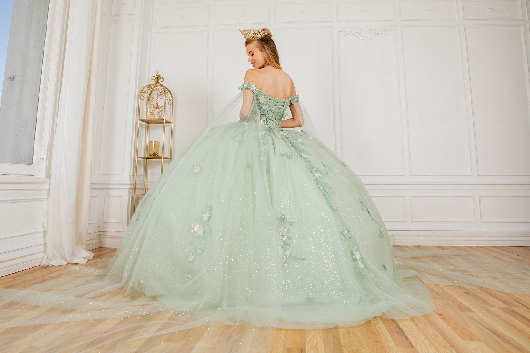 A resplendent long off-the shoulder sweetheart-neckline gown-smcdress